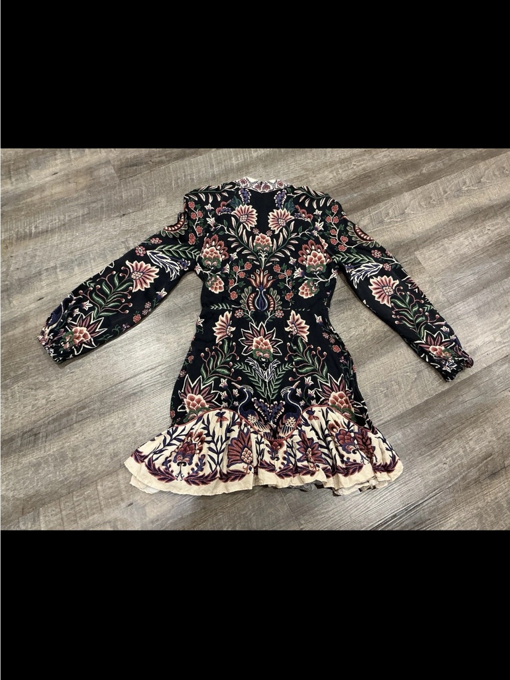 FARM Rio | Marvelous Garden Lenzig Mini Dress - Picture 4 of 7